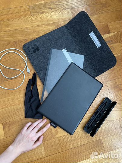 Графический планшет Wacom One by Wacom Medium