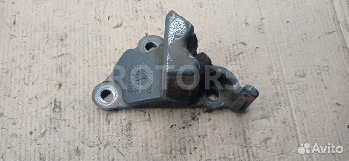 Кронштейн торсиона кабины правый Scania P 5 2011