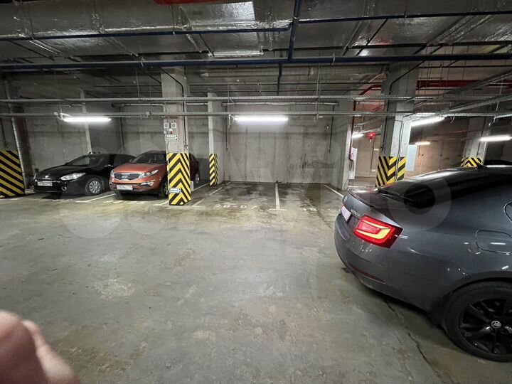 Машиноместо, 13 м²