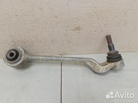 Рычаг передний правый поперечный