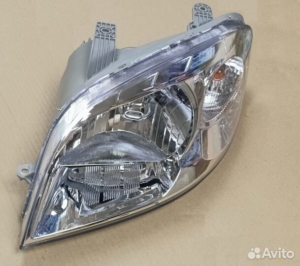 Фара передняя левая (с корр) T-250