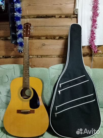 Акустическая гитара