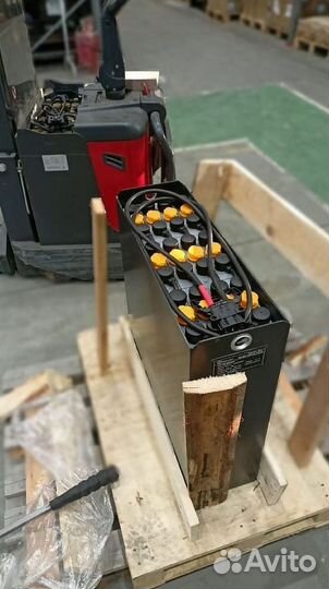 Тяговый аккумулятор для складской техники от производителя