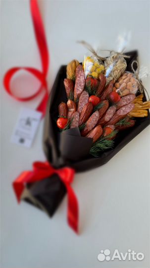 Подарочные композиции из колбас и сыров