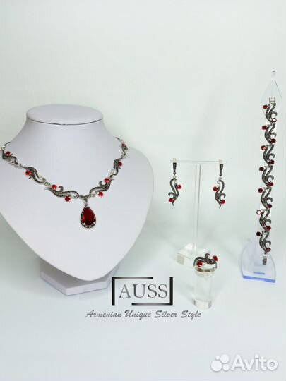 Серебряное колье