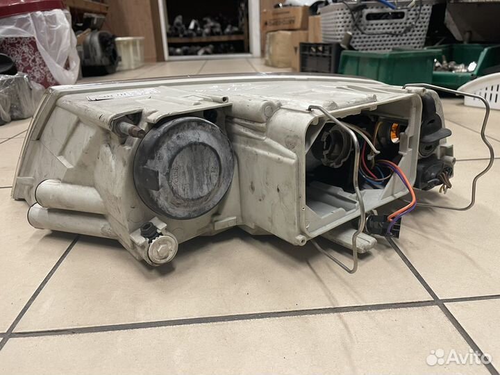 Фара правая 20-A669-05-2B skoda Octavia A5