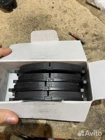 Тормозные колодки передние akebono an - 433wk