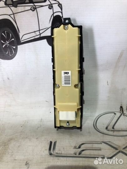 Кнопка стеклоподъемника передняя левая Lexus Rx