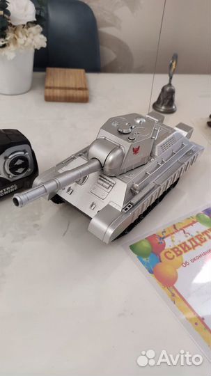 Танк на пульте управления новый