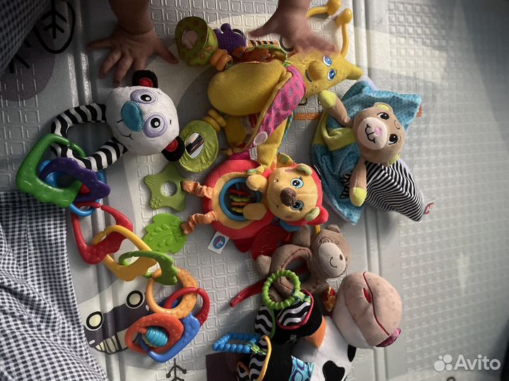 Игрушки для новорожденных