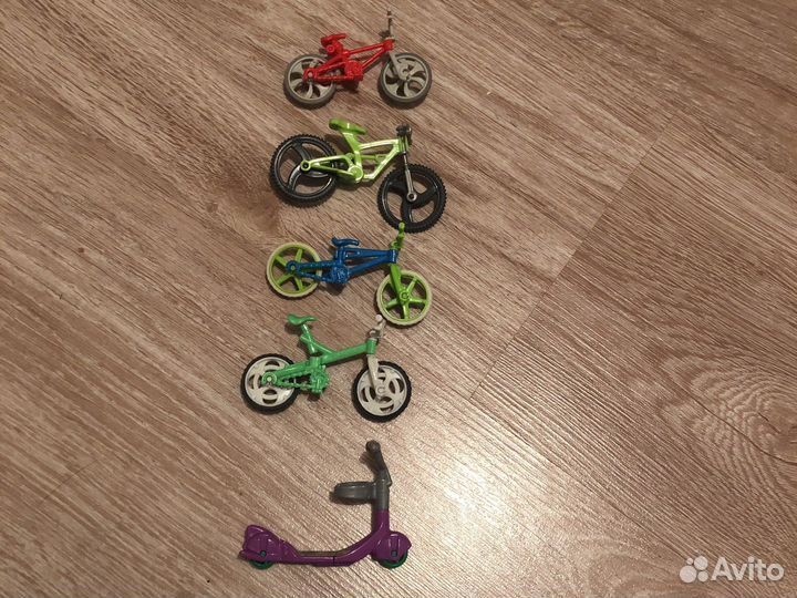 Игрушки из киндера «Велосипеды»
