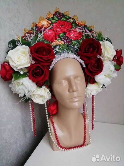 Кокошник с цветами