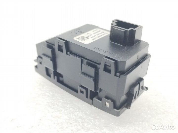 Кнопка аварийной сигнализации Mercedes-Benz