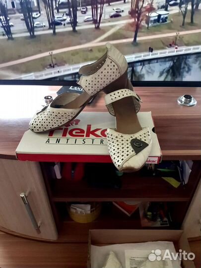 Босоножки женские 39 размер бу