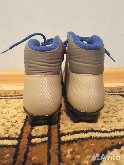 Лыжные ботинки