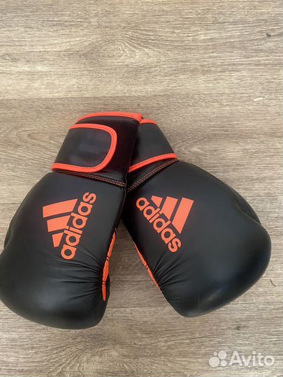 Боксерские перчатки adiad 12 унцый