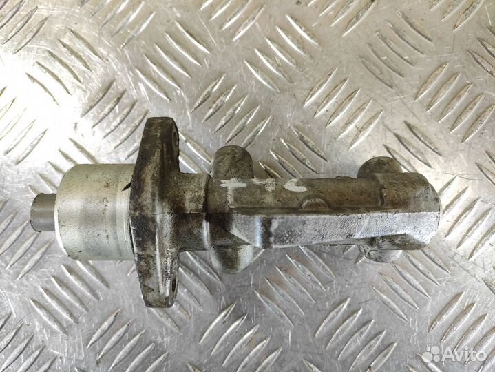 Цилиндр тормозов главный Renault Clio 1998-2008