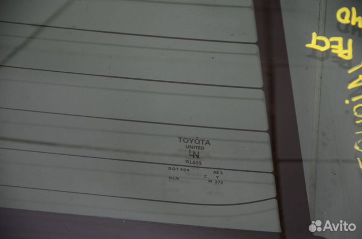 Стекло крышки багажника (с обогревом) Toyota
