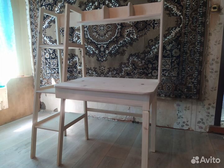 Письменный стол школьный