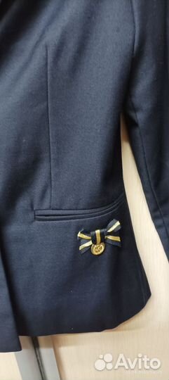 Пиджак школьный на девочку + рубашки. Р. 146