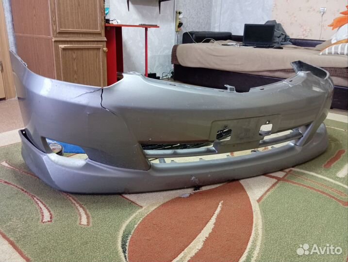 Продам передний бампер toyota WIsh