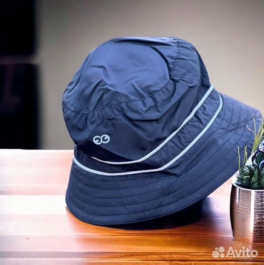 Панама бренда Escada