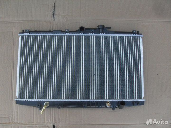 Радиатор Honda Accord