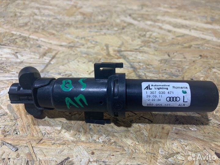 Форсунка омывателя передняя левая Audi Q5 8R