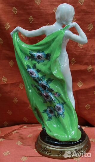 Обнаженная танцовщица. Арт-деко Goldscheider стиль