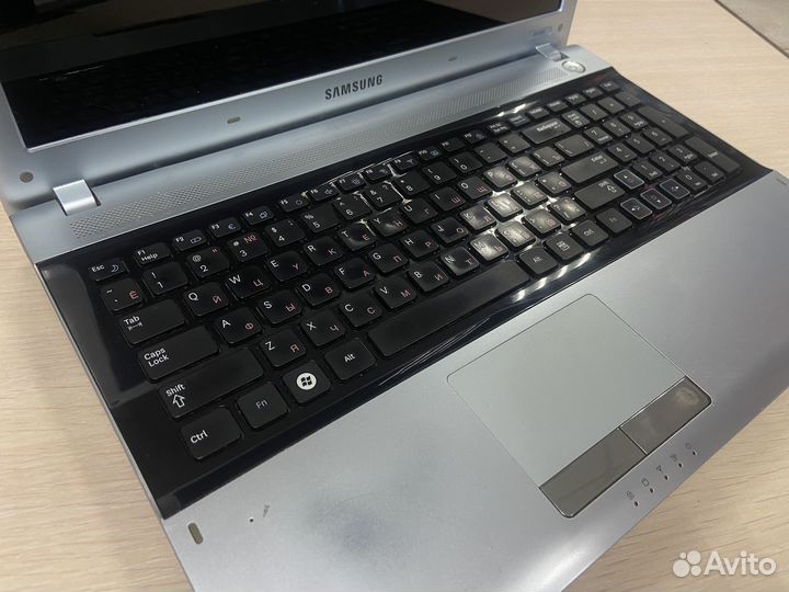 Ноутбук samsung i3, 6GB DDR3, SSD 256GB, GT520