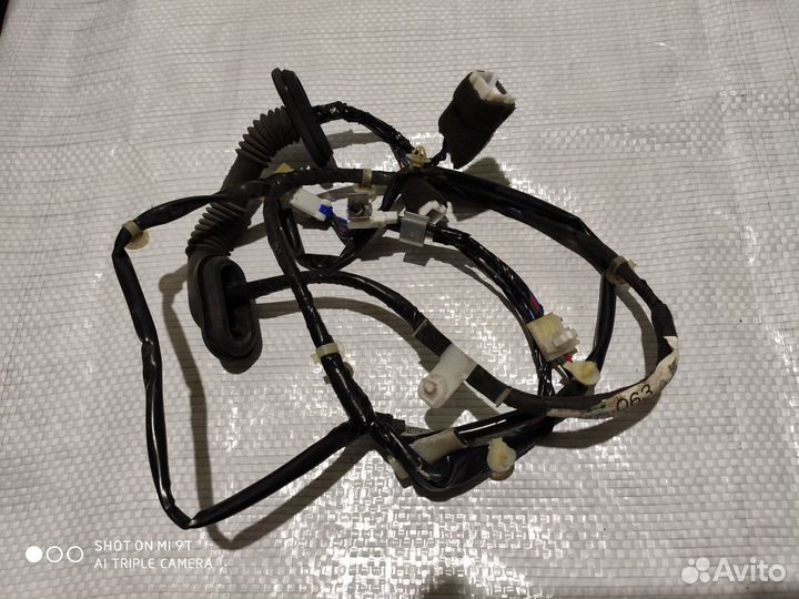 Электропроводка з/дверей Мицубиси Паджеро Спорт 1