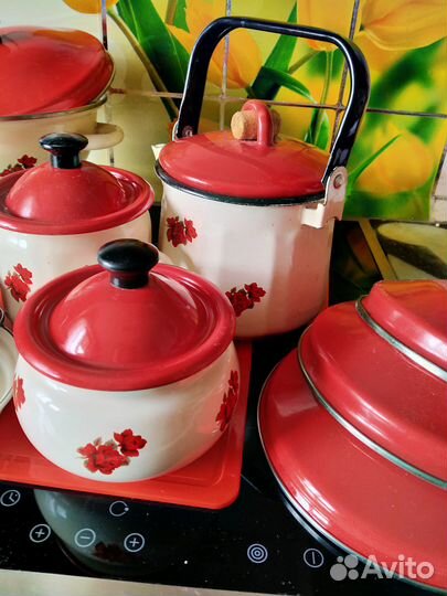 Набор эмалированной посуды