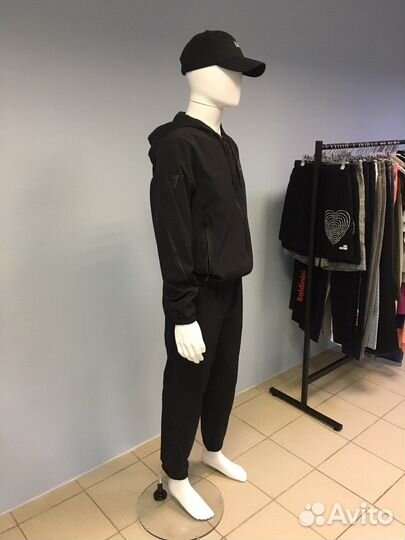 Костюм EA7 Armani М оригинал новый