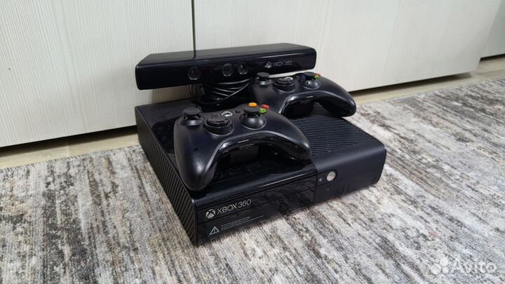 Xbox 360e 250gb 35игр