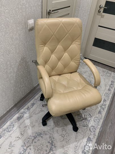 Офисное кресло руководителя бу кожаное