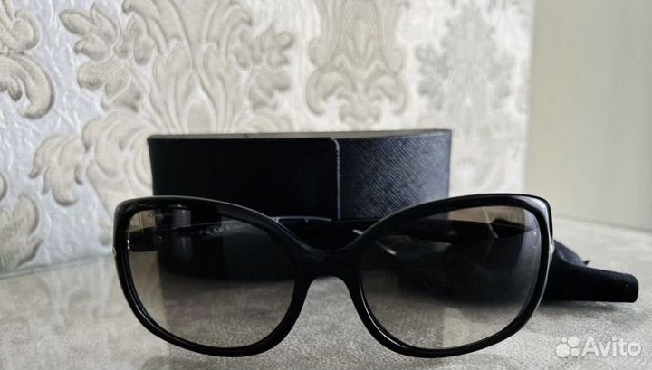 Солнцезащитные оригинальные женские очки Prada