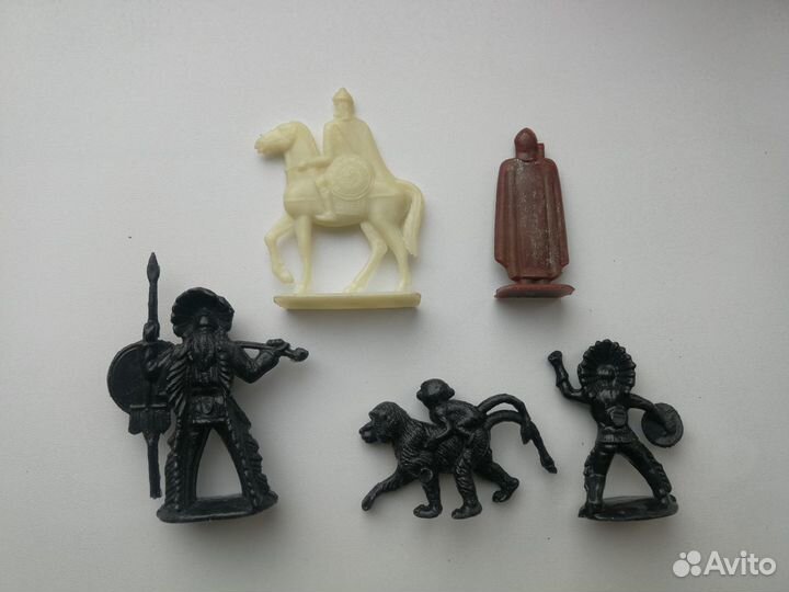 Игрушки СССР. Рыцари. Индейцы