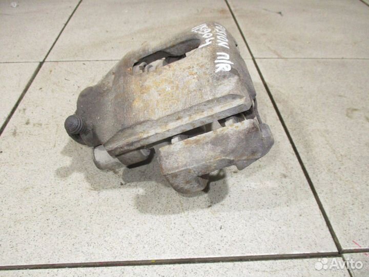 Суппорт передний правый Ford Fusion