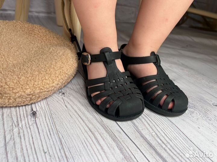 Сандалии детские новые для мальчика и для девочки