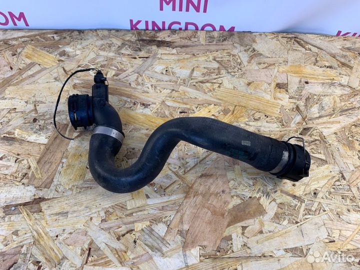 Патрубок системы охлаждения Bmw 3-Series E90