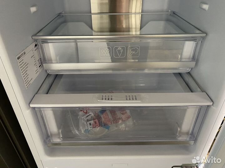 Встраиваемый холодильник новый