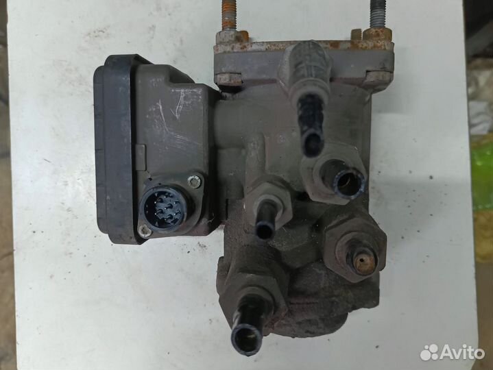 Кран управления тормозами прицепа для Volvo