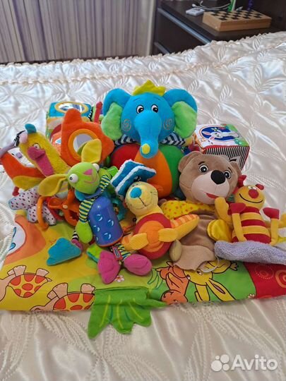 Развивающие игрушки пакетом