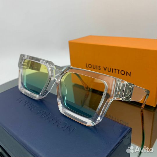Солнцезащитные очки Louis Vuitton