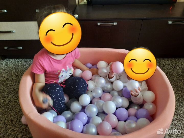 Сухой бассейн с шариками