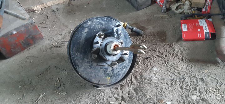 Вакуумный усилитель тормозов passat b3