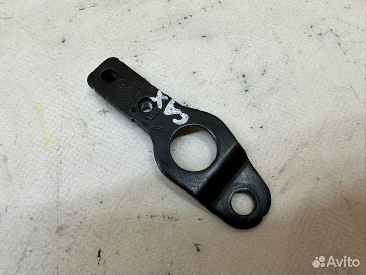 Кронштейн трубки теплообменника Volkswagen Golf