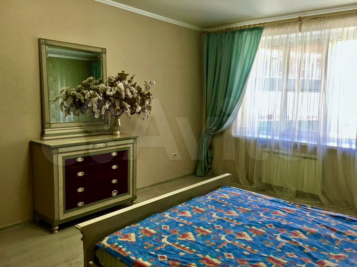 3-к. квартира, 100 м², 2/6 эт.