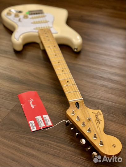 Электрогитара Fender Jimi Hendrix + Аксессуары