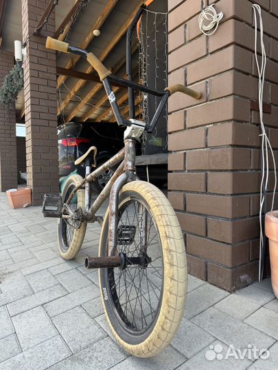 Трюковой велосипед BMX